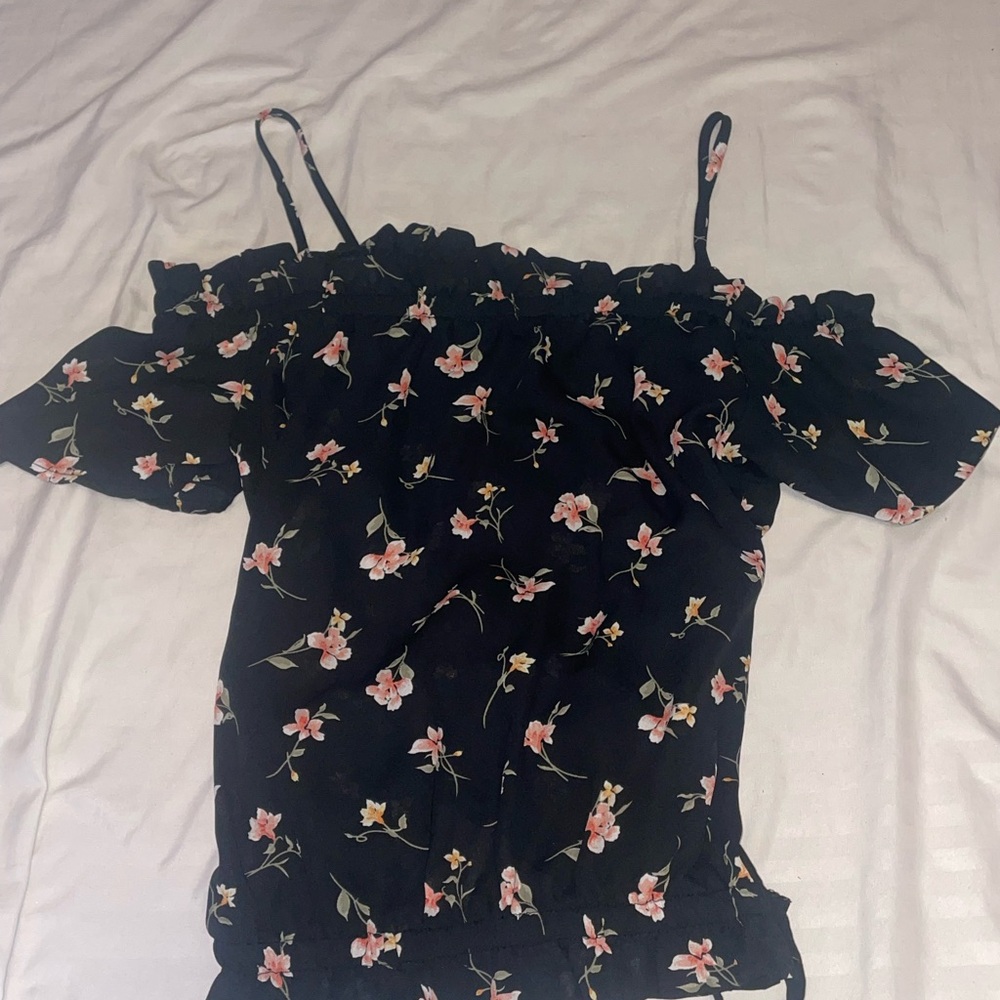 Floral Off the Shoulder Too Size Small